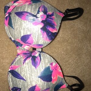 Victoria secret pink push up bra size 32D nwot